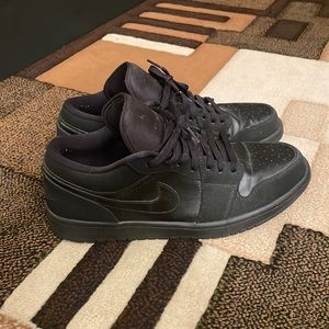 Jordan retro 1 lows black